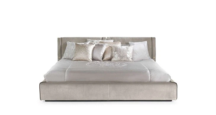 Roberto-Cavalli-Home-Interiors_Smoking_bed_03(001)